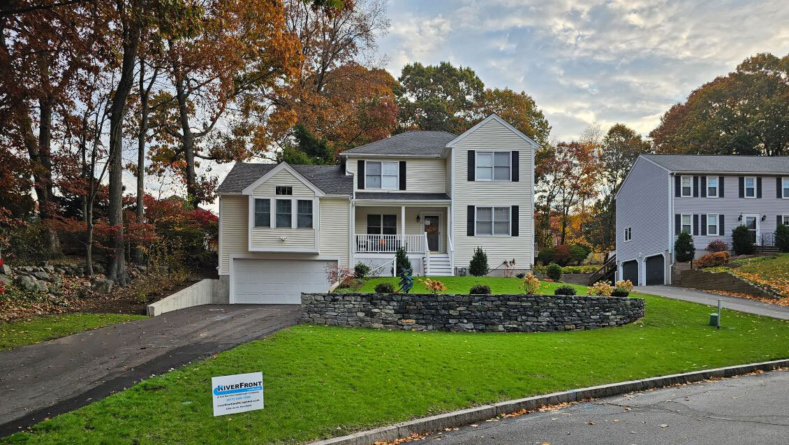 Last-Minute Fall Cleanups in Massachusetts