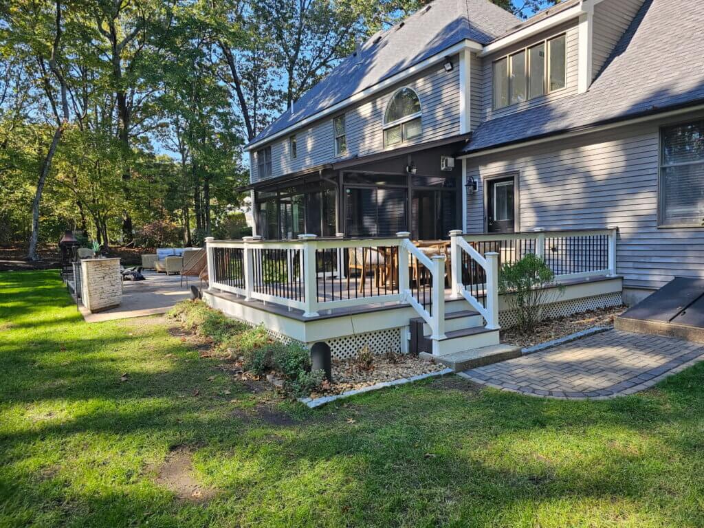 How to Build or Renovate Your Dream Outdoor Deck